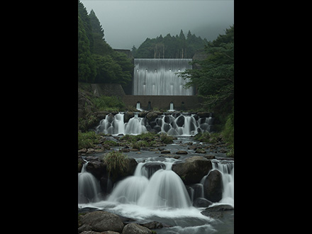 風景賞「水のスクリーン」岩崎�ｯさん